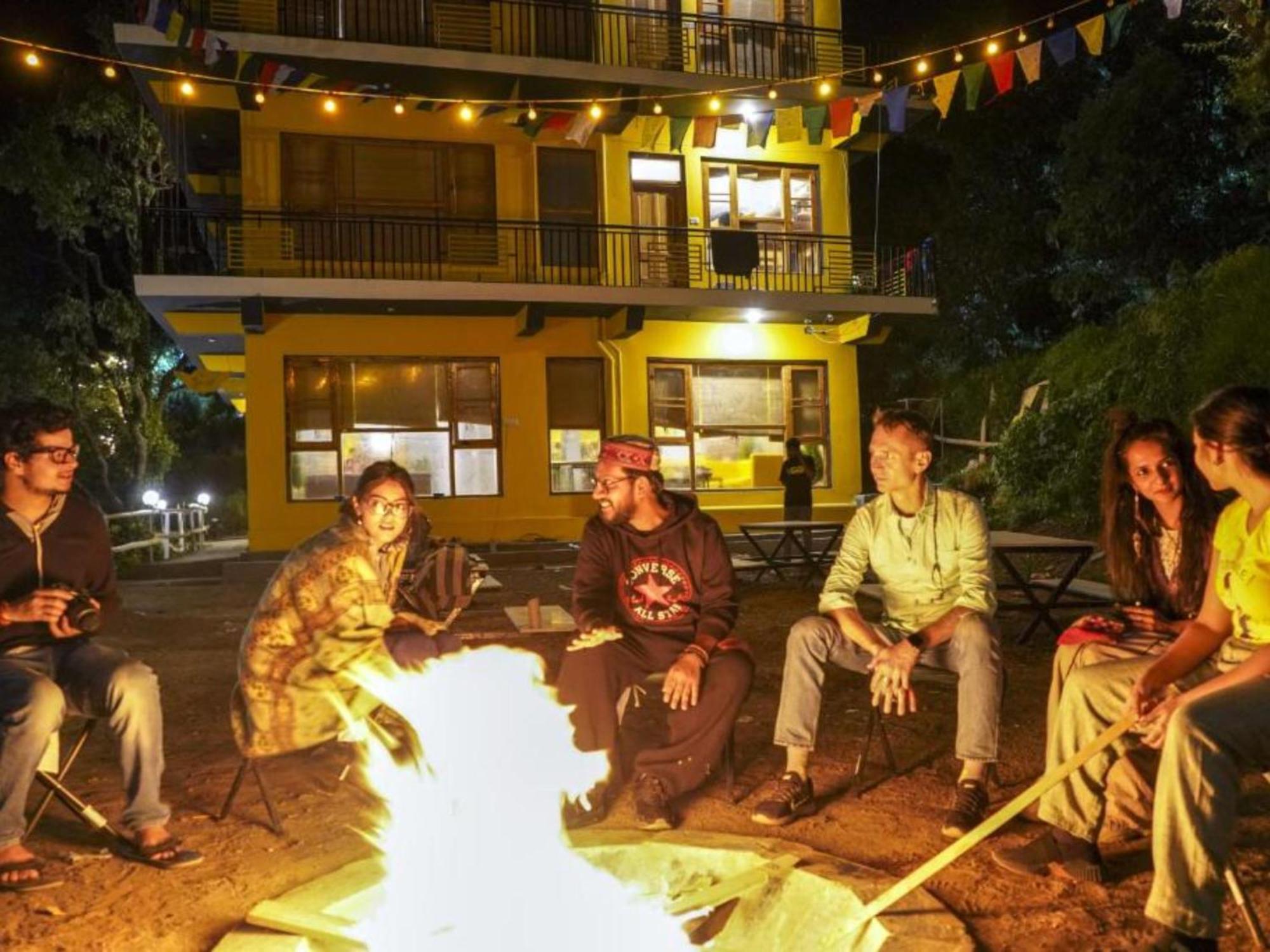 The Hosteller Mcleodganj, Upper Bhagsu マクロード・ガンジ エクステリア 写真